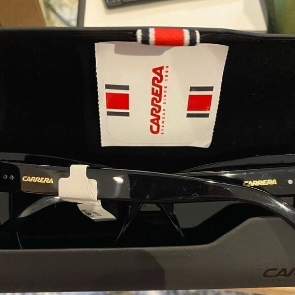 Women’s Authentic Carrera polarized sunglasses with case - Picture 8 of 9